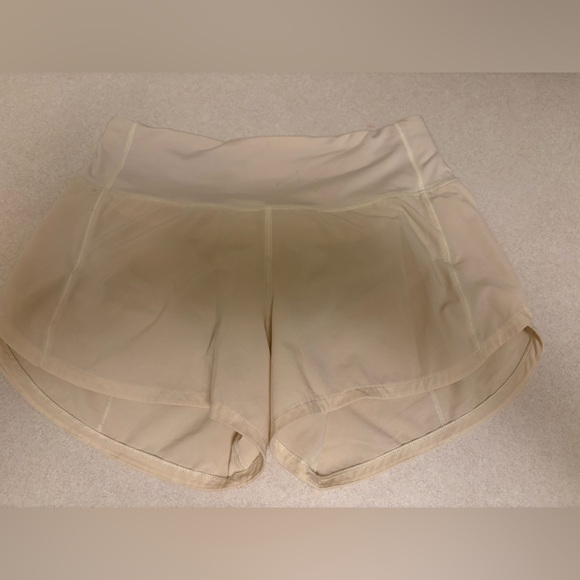 lululemon athletica Cream Speed Up Shorts - Picture 1 of 4